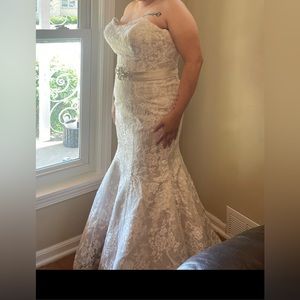 Allure Bridals Gown - Style 9117